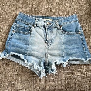 Altar’d state Women’s Cut Off Denim Jeans Shorts Size 25 Waist Light Blue